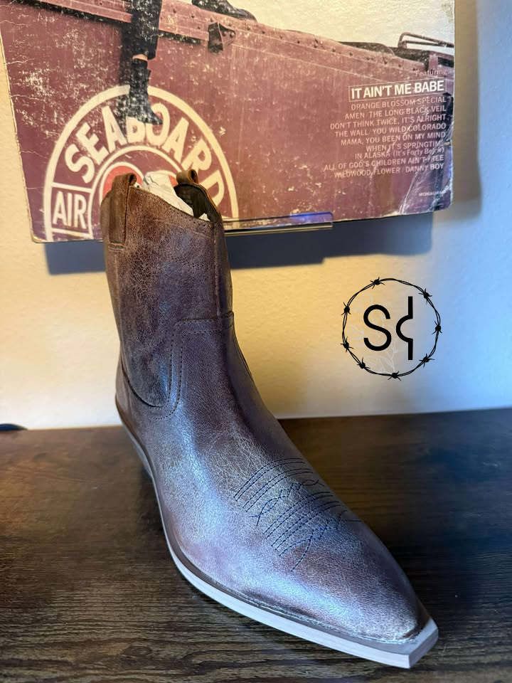 Tan Rave Lion